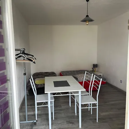 Apartman Type 1 Piece Proche Zenith *